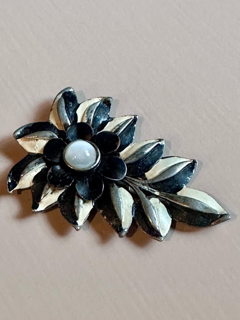 Vintage 1940s Art Deco Enamel Flower Dress Clip - Fur Clip Pot Metal - Alabaster